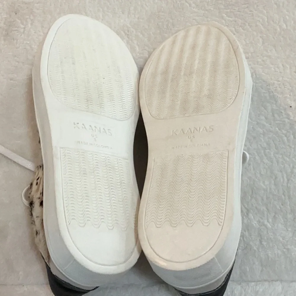 NWOT Kaanas White Leather Sneakers w/ Cheetah Print Fur